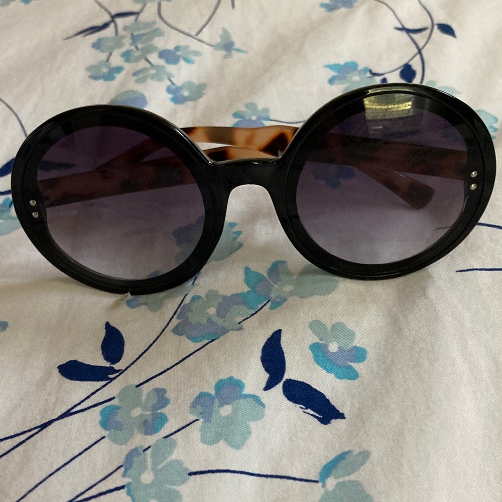 Martha Stewart Black Oversized Sunglasses